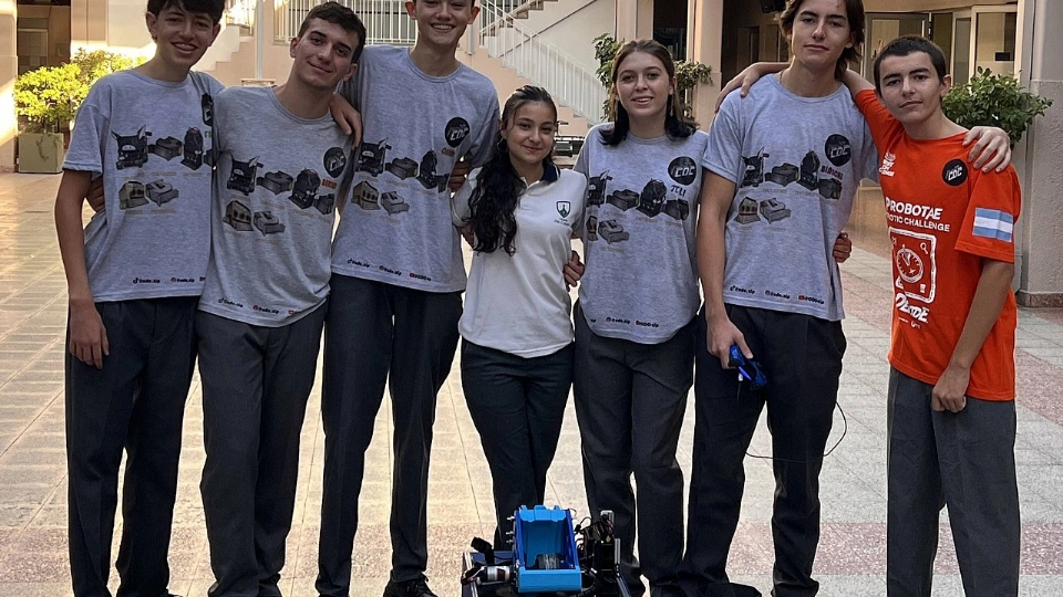 Estudiantes de San Rafael representarán a la Argentina en el exterior y lanzan una campaña para poder viajar