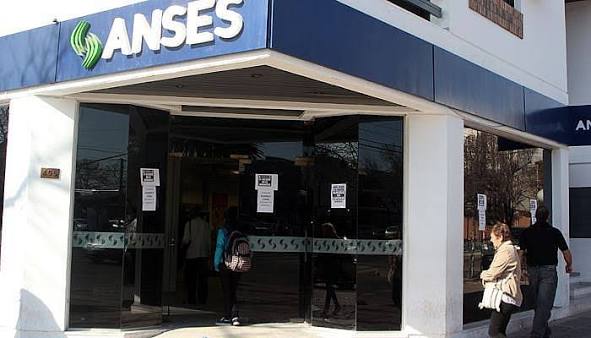 ANSES: quiénes cobran este lunes 20 de abril